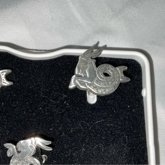 VTG SILVER TONE CAPRICORN CUFFLINKS & TIE CLIP ZODIAC JAN-DEC SEA GOAT SET/3 - Picture 6 of 9